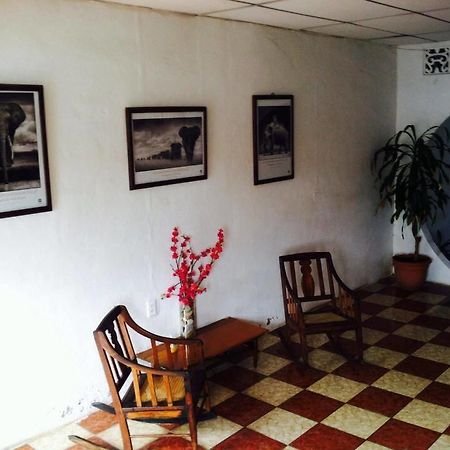 Casa Nica Leon Hostel Экстерьер фото