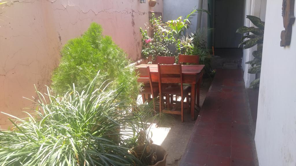 Casa Nica Leon Hostel Экстерьер фото