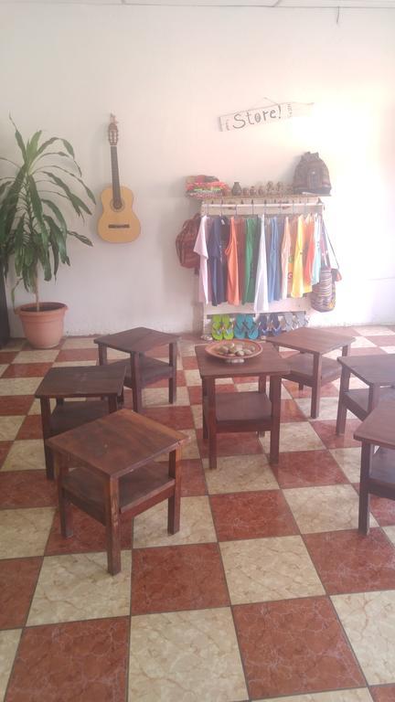 Casa Nica Leon Hostel Экстерьер фото