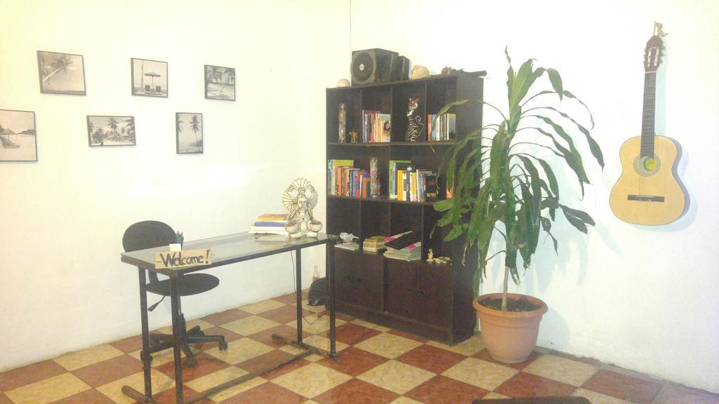 Casa Nica Leon Hostel Экстерьер фото