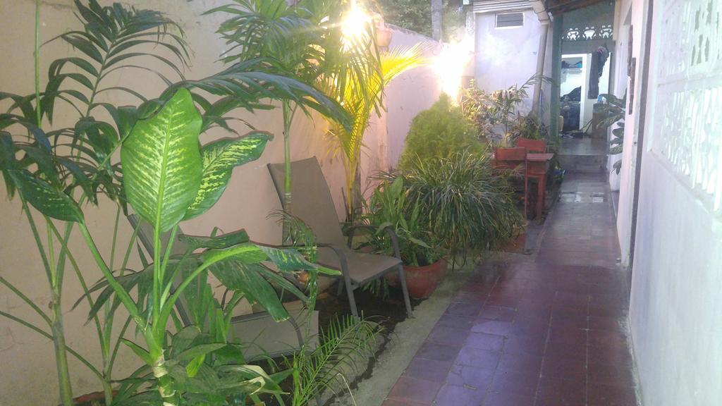 Casa Nica Leon Hostel Экстерьер фото