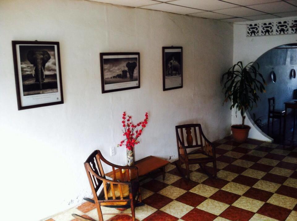 Casa Nica Leon Hostel Экстерьер фото